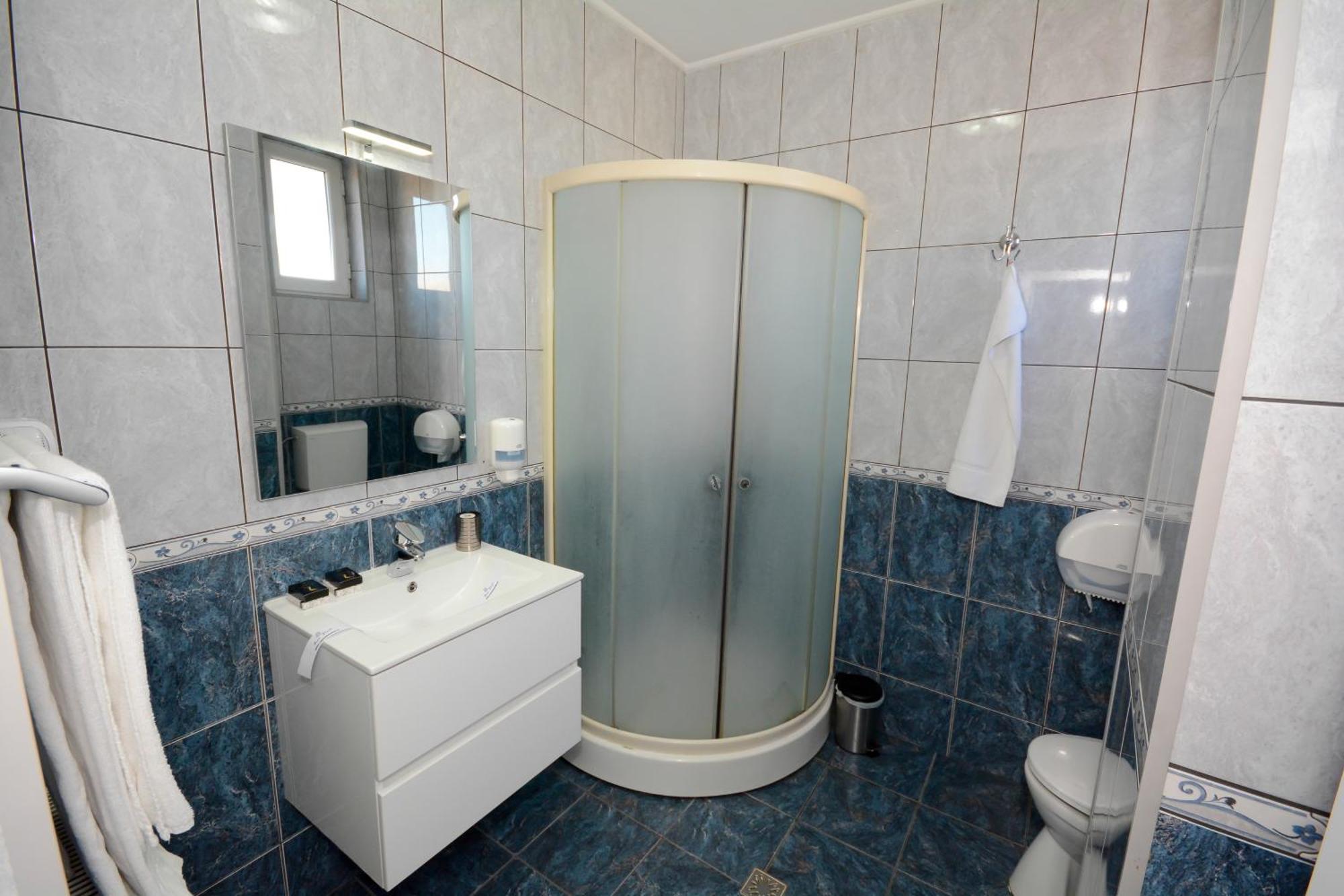 Hotel Andre'S Craiova Exterior photo