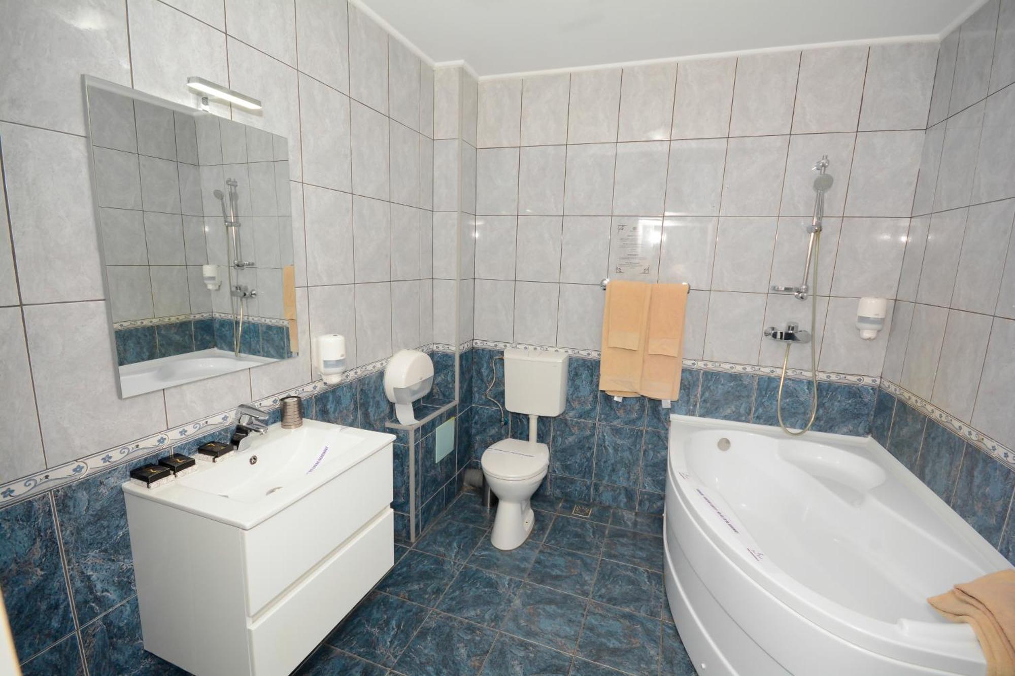 Hotel Andre'S Craiova Exterior photo